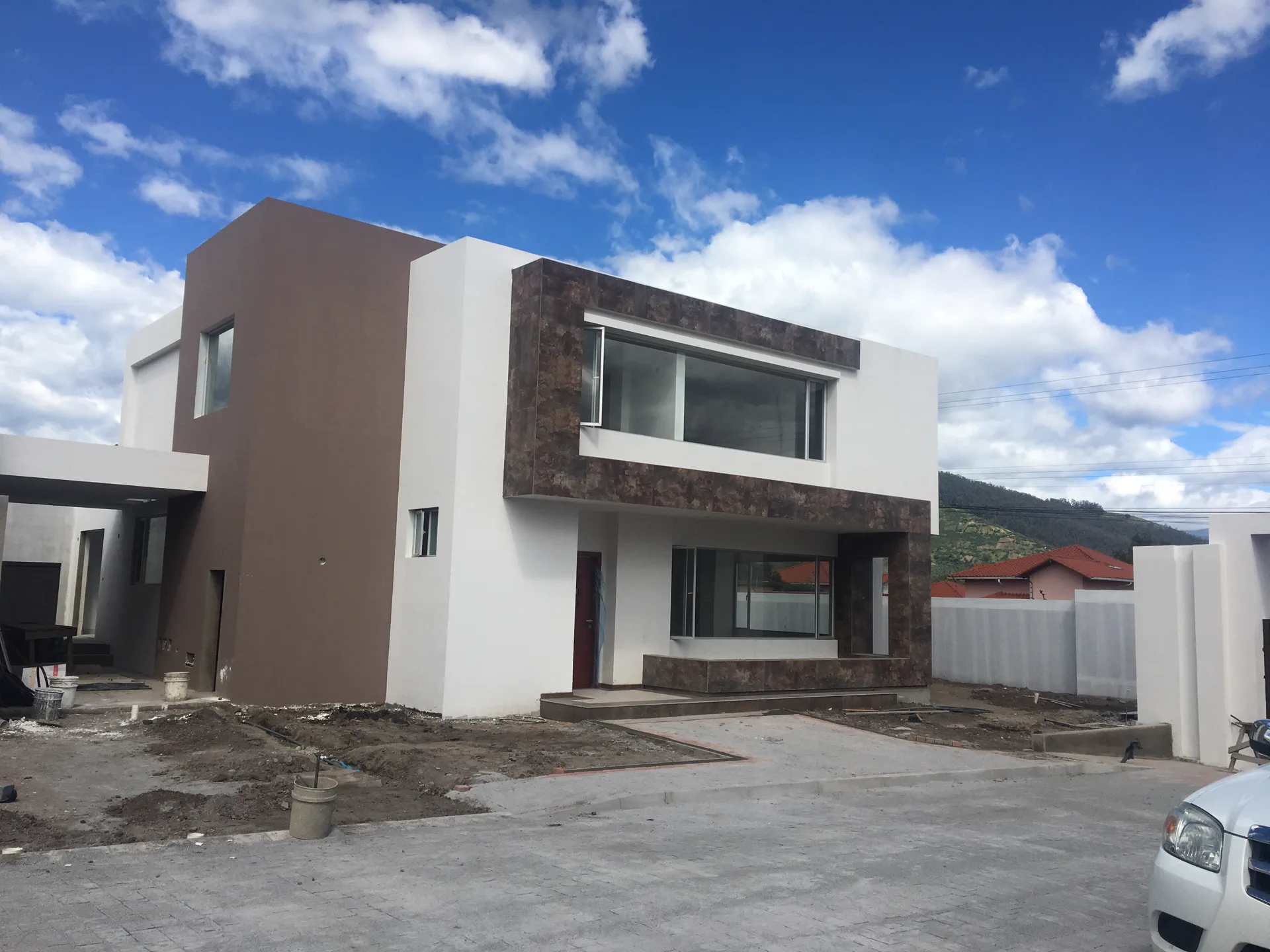 Conjunto residencial Nerea desarrollado en La Armenia Quito